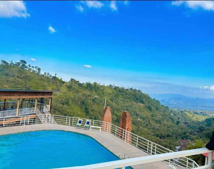 Tapian Ratu Camp Real Bukittinggi Exteriér fotografie